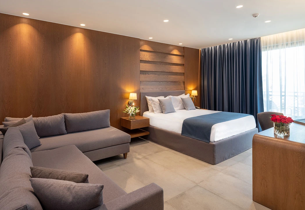 Luxury Family Room Open Plan Sea Front · Nana Golden Beach
