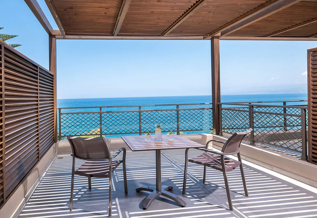 Signature Bungalow Sea Front · Nana Golden Beach