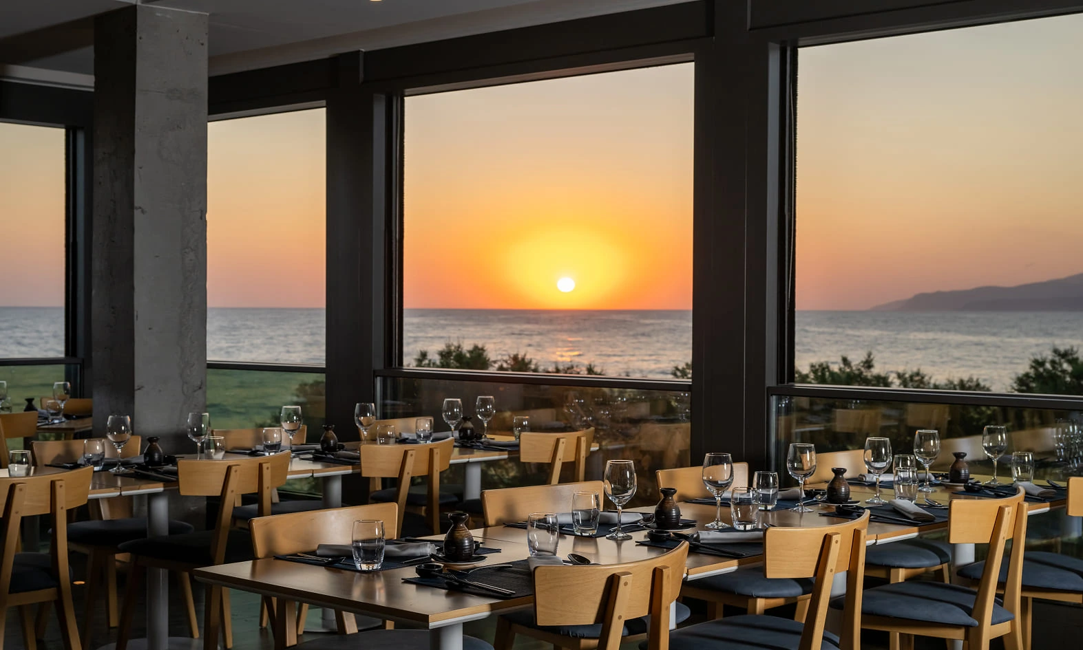 Umi À la Carte Restaurant · Nana Golden Beach