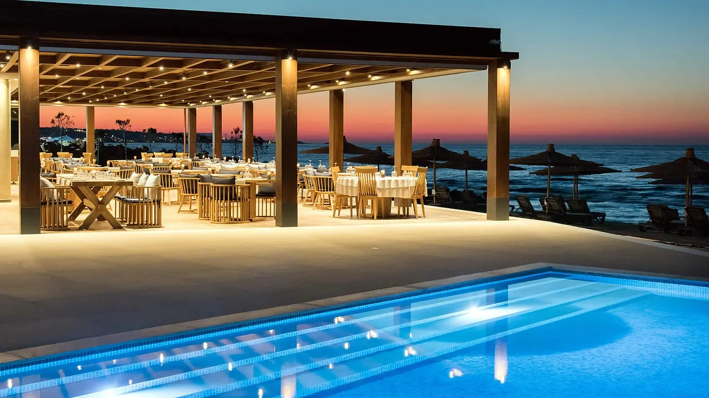 Dinner beside the pool · Nana Princess