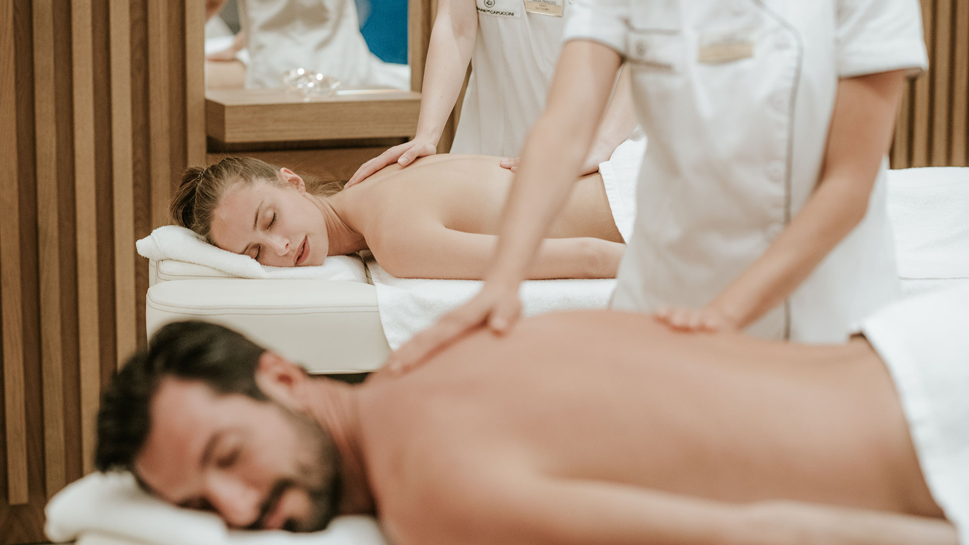 Royal Wellness Club · star-sign